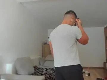 Chaturbate Live Sex Cam of roberto4ever
