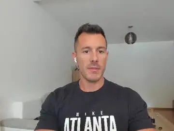 Chaturbate Live Porn of roberto4ever
