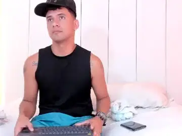 Chaturbate Sex Chat of mckinley_os