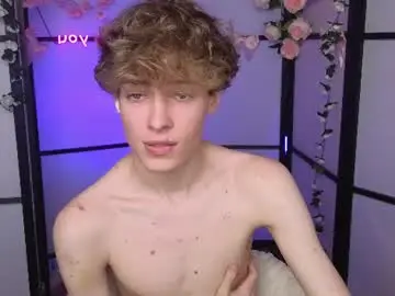 Chaturbate Adult Video Chat of curly_twinkboy