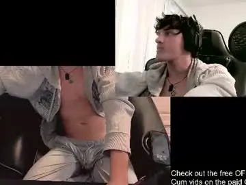 Chaturbate Watch Live Sex Cams of skrogdog