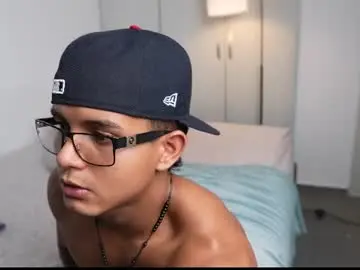 Chaturbate Live Sex of paradise_boy_s