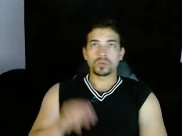 Chaturbate Live Sex Cam of ian_davis