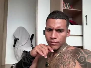 Chaturbate Live Porn of jordandenis17