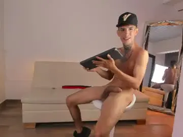 Chaturbate Free Live Porn of darwin_stark