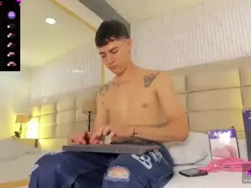 Chaturbate Live Sex Cam of diamondss_1