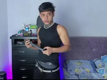 Chaturbate Live Sex Cam of damar_felipe
