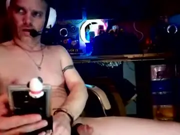Chaturbate Free Porn Cam of str8foryouguy