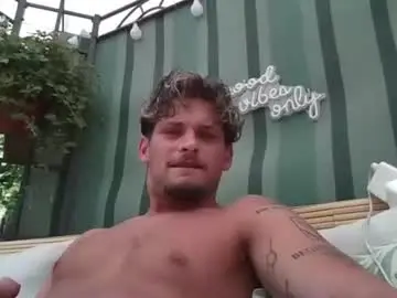 Chaturbate Adult Video Chat of roberto_twink1