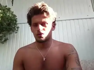 Chaturbate Live Porn of roberto_twink1