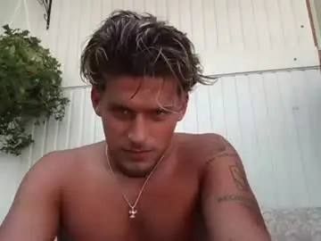 Chaturbate Live Porn of roberto_twink1