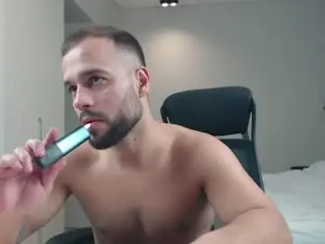 Chaturbate Live Sex Cam of sandro_best