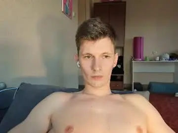 Chaturbate Live Sex Cam of kevin_hornyyy