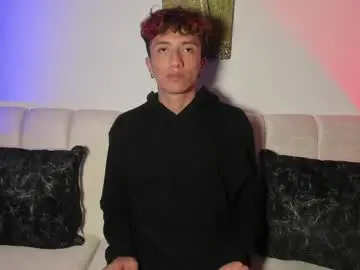 Chaturbate Best live sex cam show of mhatias_