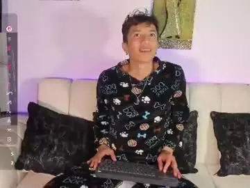 Chaturbate Nude Webcam of mhatias_