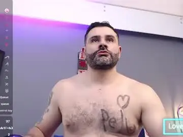 Chaturbate Live Sex Cam of jonas_beard1