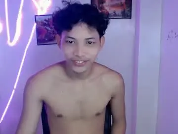 Chaturbate Live Sex Cam of urbigcock_alvin