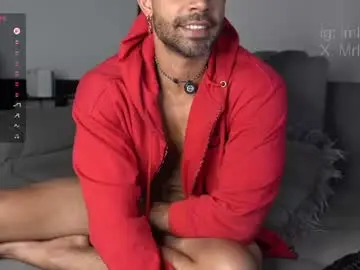 Chaturbate Live Sex Cam of mrlouiss