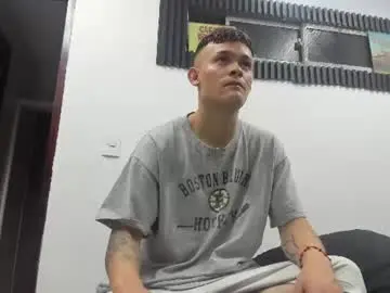 Chaturbate Watch Live Sex Cams of robinlion91