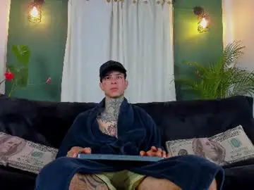 Chaturbate Nude Webcam of aron_ford