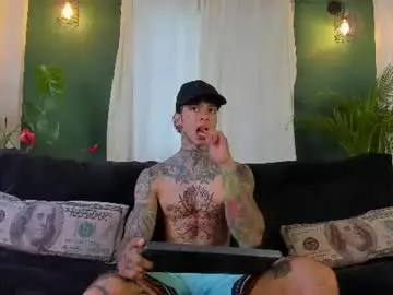Chaturbate Watch Live Sex Cams of aron_ford