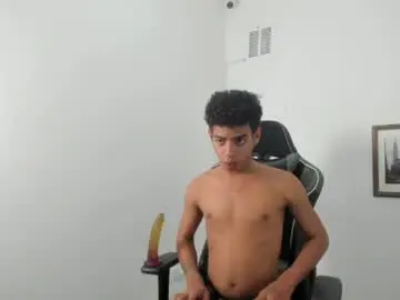 Chaturbate Adult Video Chat of alexx_cum18