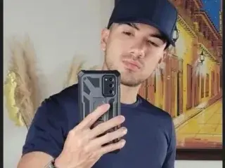 Streamate Live Porn of TAYLORVISIOUS