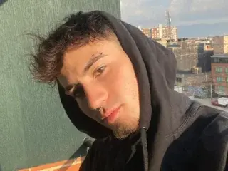 Streamate Nude Webcam of LucasKninght