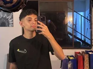 Streamate Free Live Porn of AllanCollins