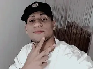 Streamate Live Sex Cam of thearturobaby