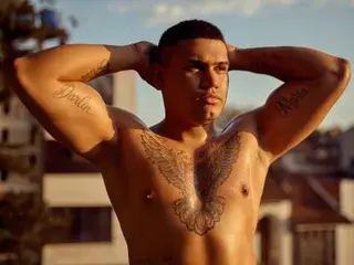 Streamate Nude Webcam of AaronHunter