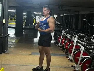 Streamate Adult Webcam of Derekfrostt