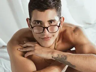 Streamate Live Sex of Emilio_rivs