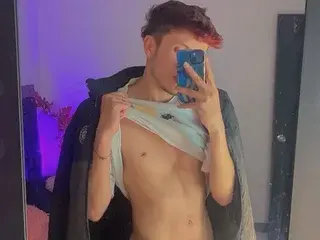 Streamate Watch Live Sex Cams of demianbennet
