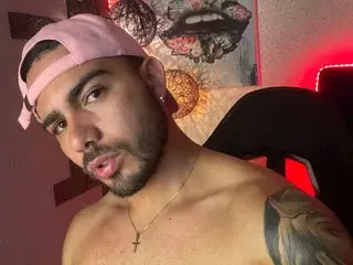 Streamate Free Live Porn of hairyboyx