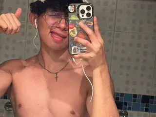 Streamate Watch Live Sex Cams of lyan_twink