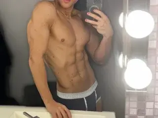 Streamate Free Porn Cam of ChristianLevinee