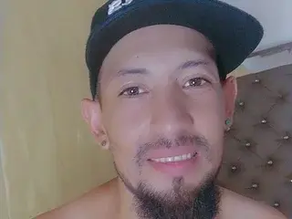 Streamate Nude Webcam of Man_Latin_Big