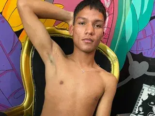 Streamate Adult Webcams of KirosSinclair