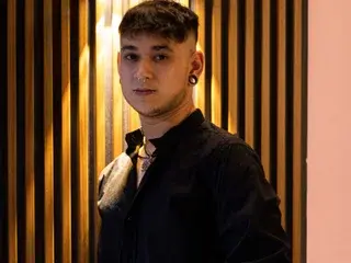 Streamate Free Porn Cam of MarkLaurens