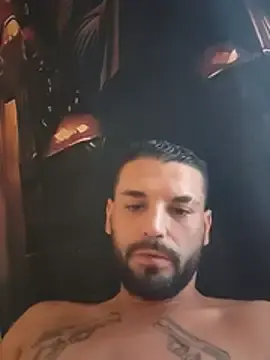 Stripchat Free Porn Cam of Titiladinguerie13