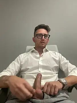 Stripchat Live Sex of masterboss_
