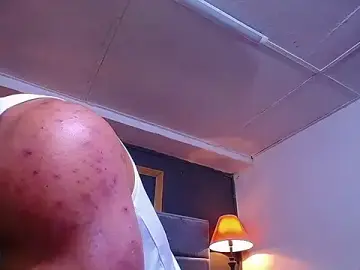 Stripchat Sex Cam of teddyfit19cm