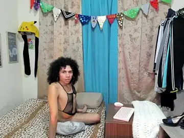 Stripchat Free Porn Cam of Angel_White25