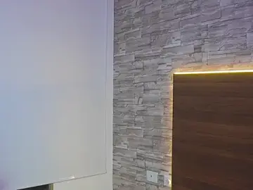 Stripchat Live Sex Cam of aaron_bolt
