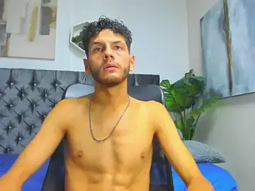 Stripchat Adult Video Chat of CHRIS_GREY