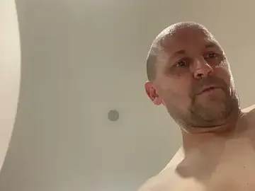 Stripchat Live Sex Cam of Kenhornu
