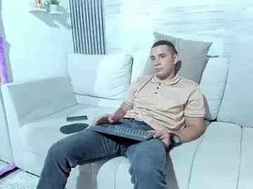 Stripchat Nude Webcam of dylan_viper