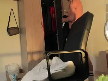 Stripchat Free Porn Cam of Tomy_Rox