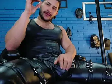 Stripchat Free Live Porn of TheIan26